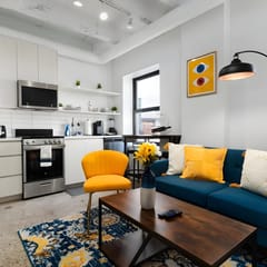 Regal Stylish Loft Rooftop|13 mins DT |4 mins Lake