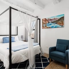 Elegant Style Loft Montrose|13 mins DT|4 mins Lake