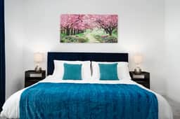 20 mins DT | Sleeps 5 | Purple Rain Spacious Gym