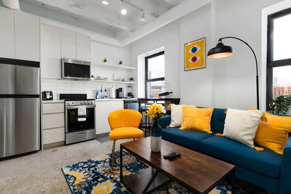 Regal Stylish Loft Rooftop|13 mins DT |4 mins Lake - Image 1