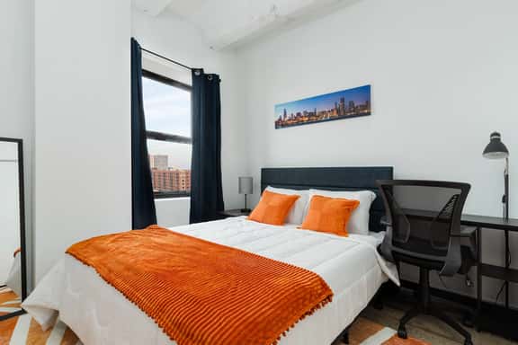 Artistic Loft Rooftop | 13 mins DT | 4 mins Lake - Image 1