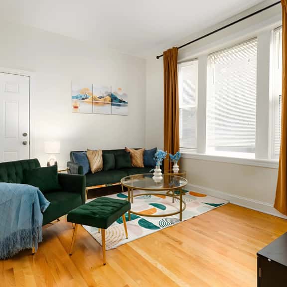 15 mins DT| HumboldtPark Gem | Sleeps 8 | FreePark - Image 1