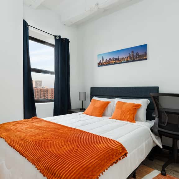 Artistic Loft Rooftop | 13 mins DT | 4 mins Lake - Image 1